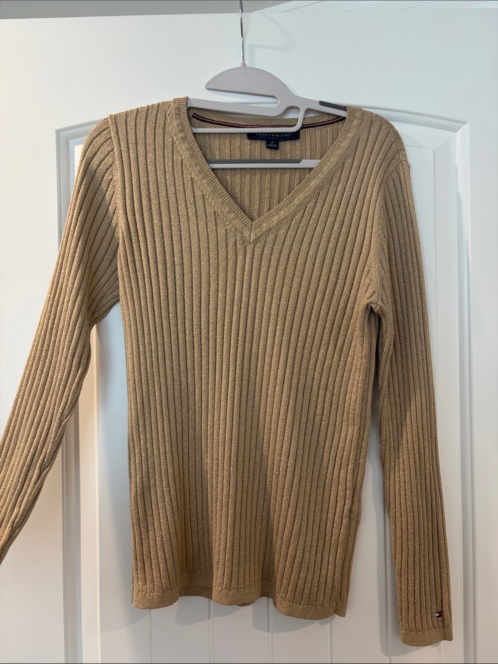 Tommy Hilfiger Ribbed V-Neck Sweater in Camel Tan